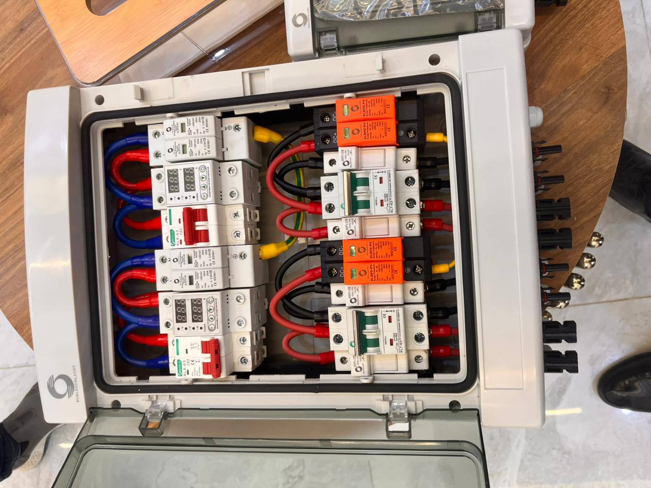 طاقة شمسية 20 امبير deye